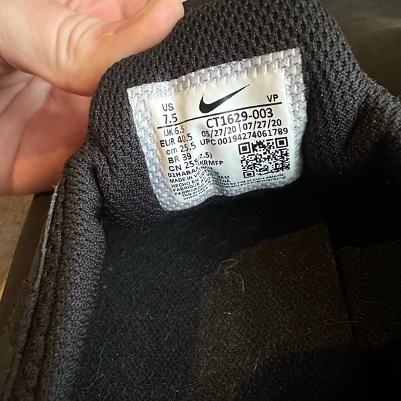 Nike Zoom Pulse Triple Black EUC Sz 7.5 - Picture 4 of 8